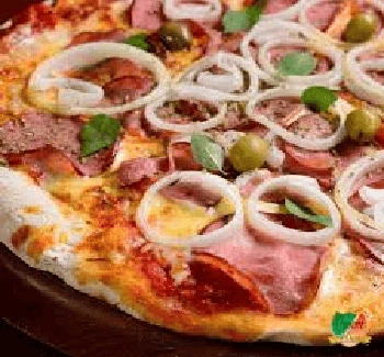 lombo, cebola, mussarela, catupiri, e bacon