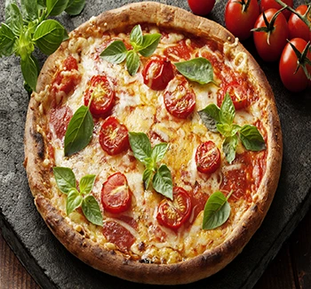 mussarela, manjericao, tomate, e parmesao